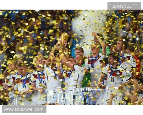 德国退役足球明星重聚畅谈往昔荣耀与未来发展