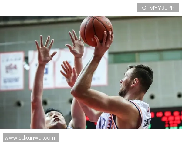 成都篮球队防反革新之路：战术变革与团队协作的深度剖析